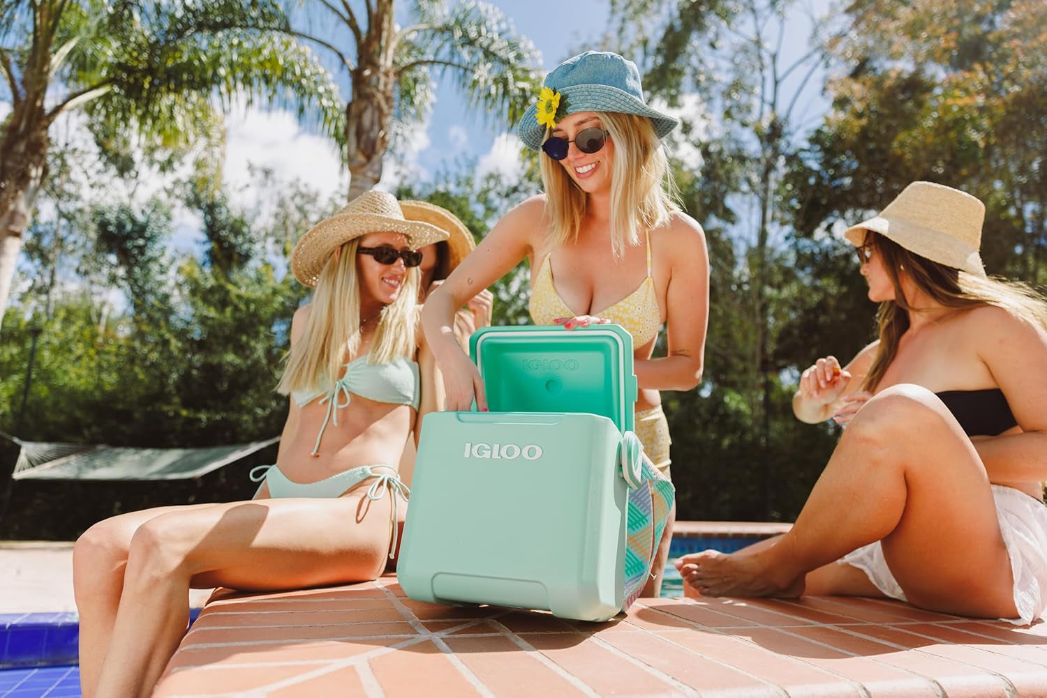 Teal 11 Qt Tag along Too Strapped Picnic Style Cooler